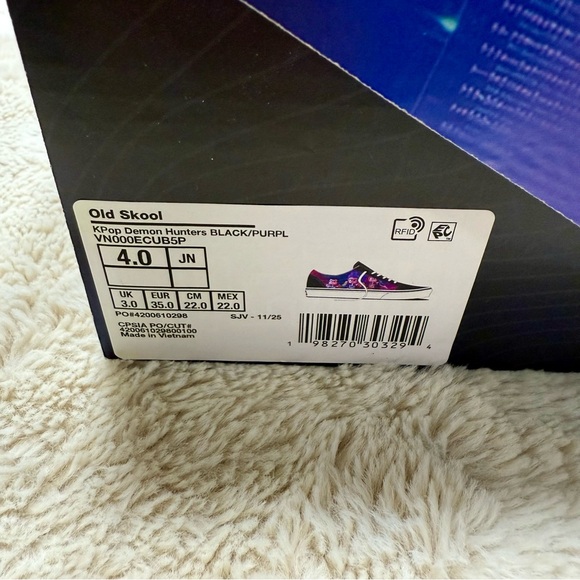 Vans Big Kids Old Skool K-pop Demon Hunters Black and Purple U.S. size 4 NWT - Picture 10 of 12